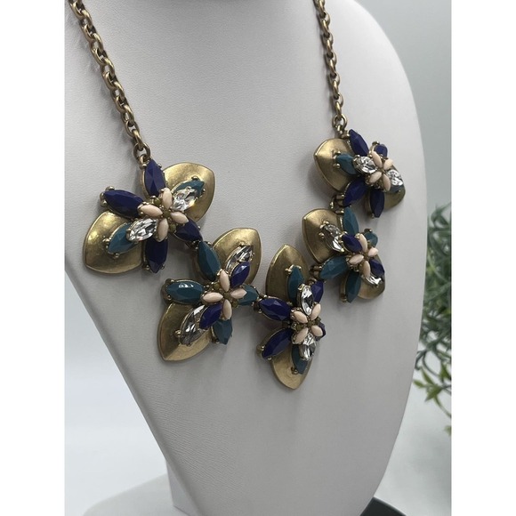 J. CREW Blue Peach Clear
Iridescent Rhinestone Gold Tone Statement Necklace - Picture 7 of 13